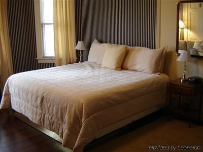 White Horse Inn Піттсфілд Номер фото