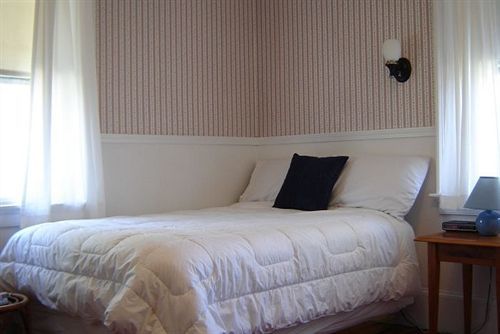 White Horse Inn Піттсфілд Екстер'єр фото