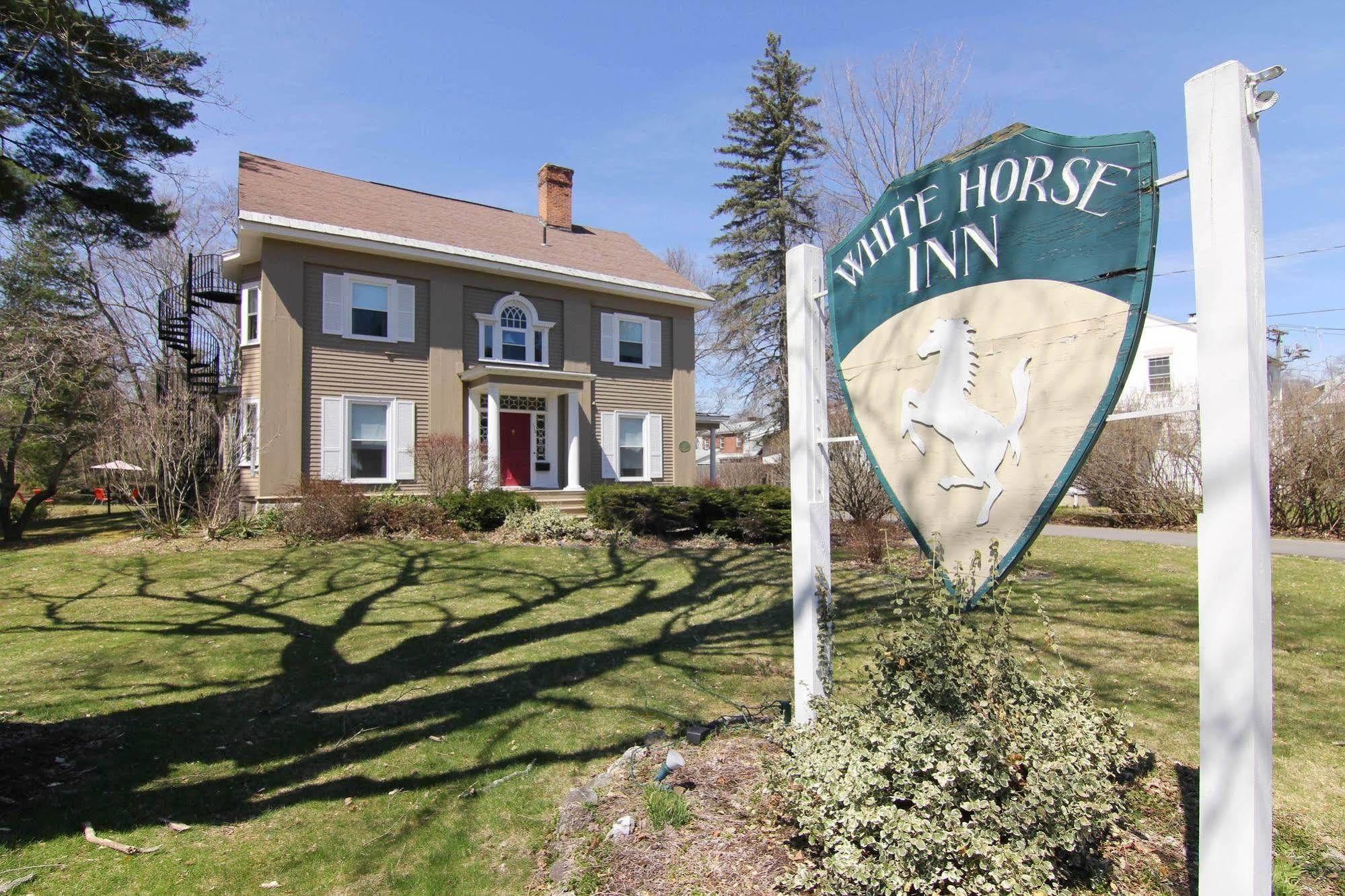 White Horse Inn Піттсфілд Екстер'єр фото